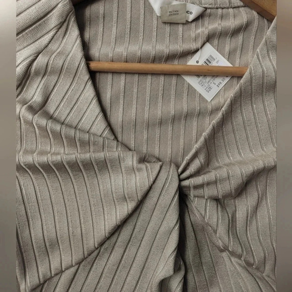 NWT Club Monaco Twist Front V Neck Ribbed Top Sweater Long Sleeve Petite Small - Picture 5 of 8